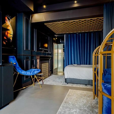 Suite Shibari By Justine Apartments Sobria Elegante Y Pecaminosa Apartamento Turistico En Madrid Rio Exteriör bild