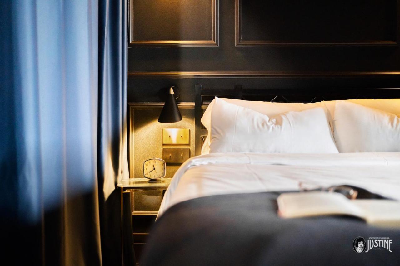 Suite Shibari By Justine Apartments Sobria Elegante Y Pecaminosa Apartamento Turistico En Madrid Rio Exteriör bild