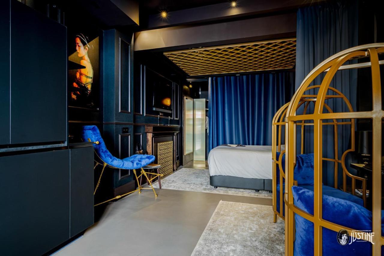 Suite Shibari By Justine Apartments Sobria Elegante Y Pecaminosa Apartamento Turistico En Madrid Rio Exteriör bild