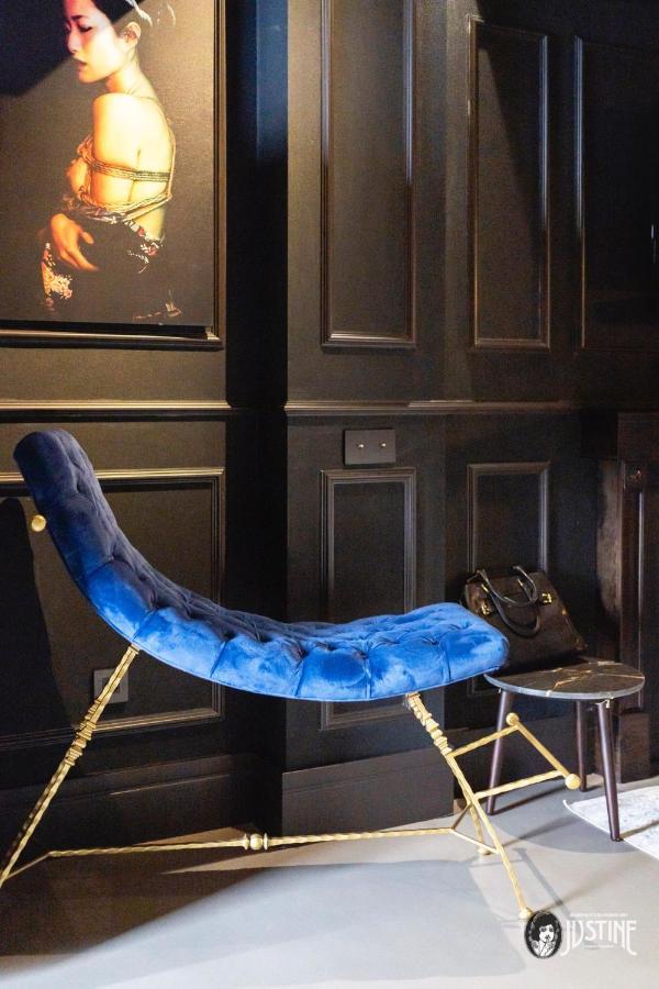 Suite Shibari By Justine Apartments Sobria Elegante Y Pecaminosa Apartamento Turistico En Madrid Rio Exteriör bild