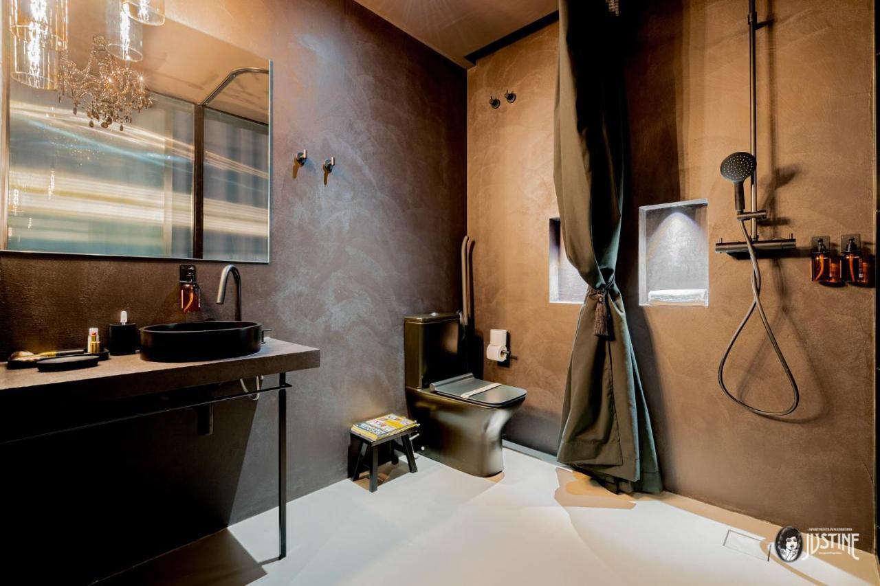 Suite Shibari By Justine Apartments Sobria Elegante Y Pecaminosa Apartamento Turistico En Madrid Rio Exteriör bild